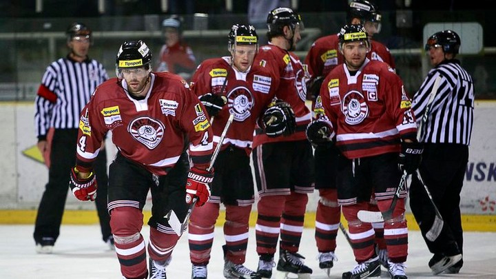 AUTOGRAMIÁDA HRÁČOV HC ´05 V EUROPA SC